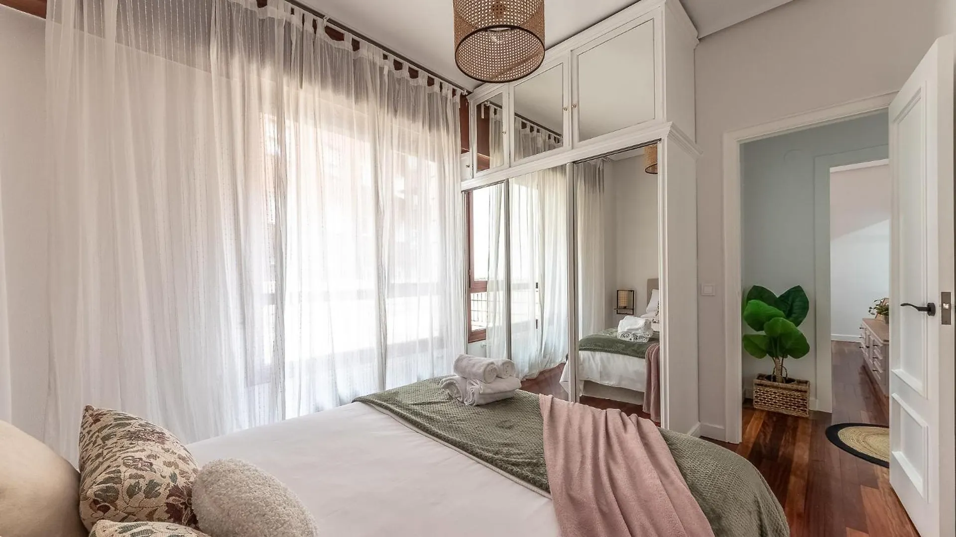 Apartment Lovely And Calm - Good Location In The Center Of Bilbao