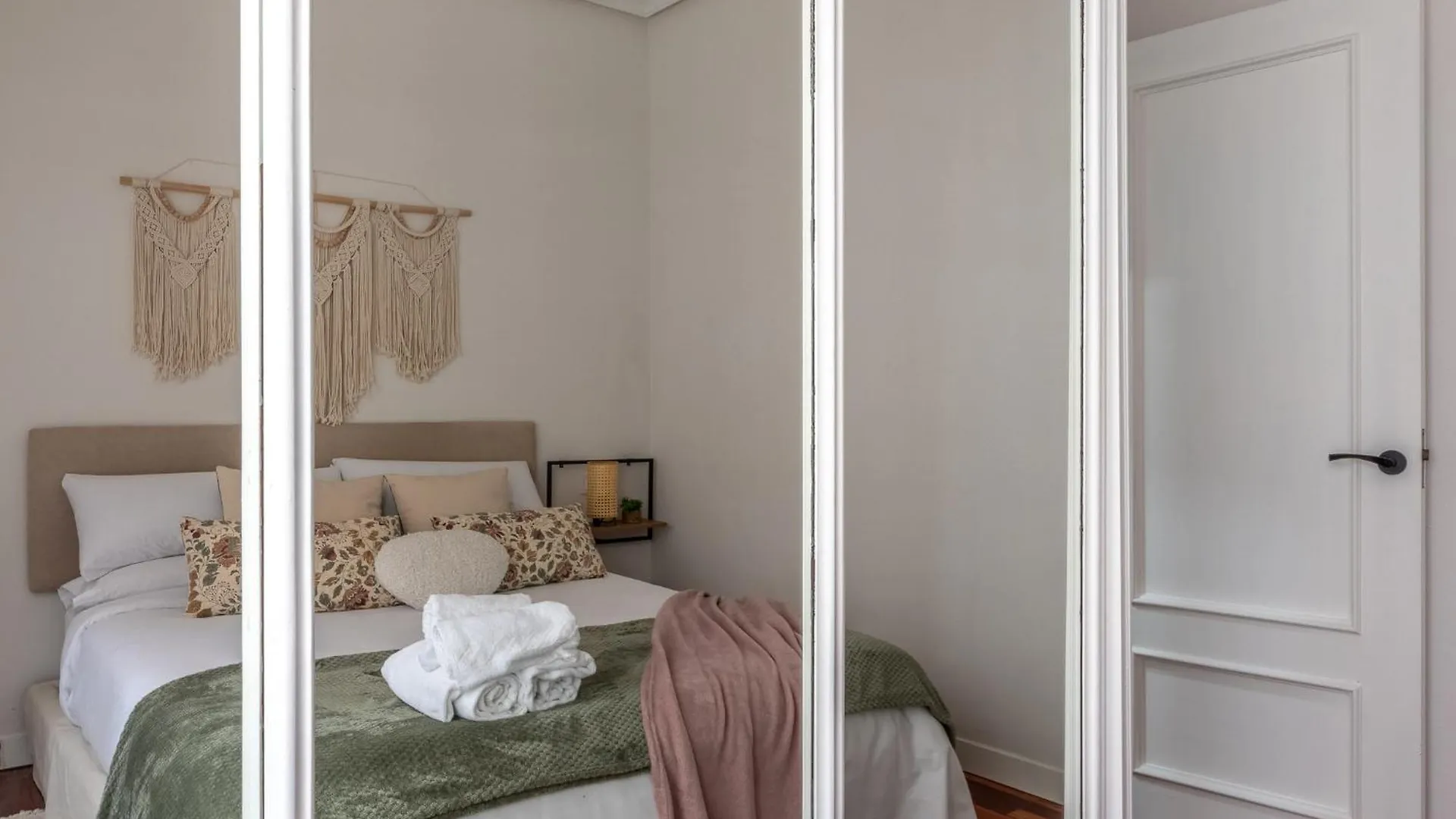 Lovely And Calm - Good Location In The Center Of Bilbao