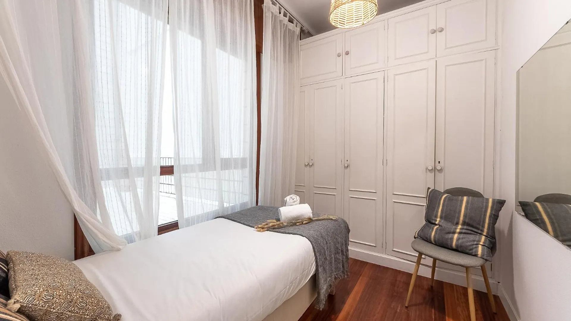 Lovely And Calm - Good Location In The Center Of Bilbao